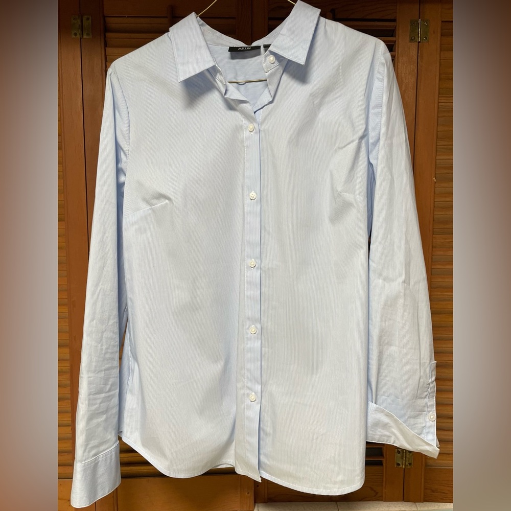 Women’s Apt9 blouse, white with light blue vertical stripes, size M
